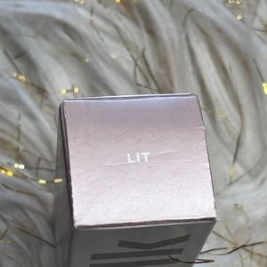 Milk makeup highlighter shade lit